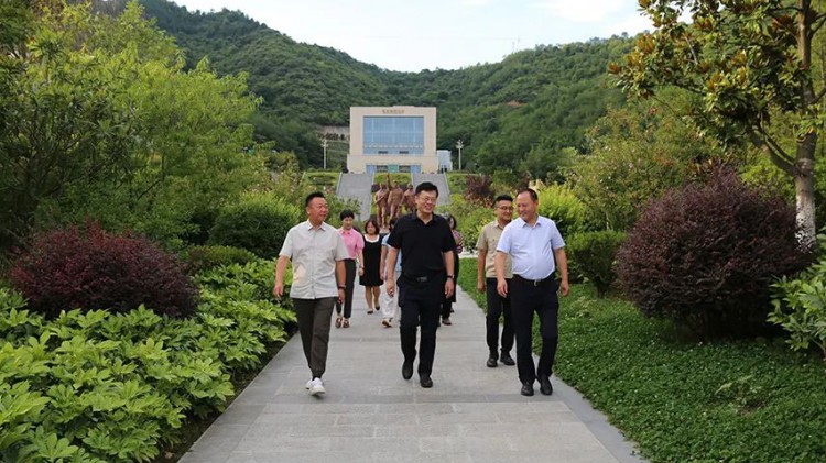 自然資源部咨詢(xún)中心鞠建華委員蒞臨金徽股份指導(dǎo)工作