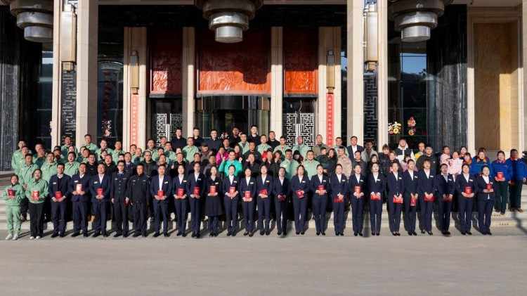 新春慰問送溫暖 濃濃關懷暖人心｜金徽股份實控人李明先生慰問春節值守員工